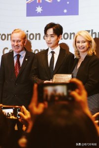 ​朱小室除了有好听的名字，还有以一敌十的成绩，都怪朱一龙太能打