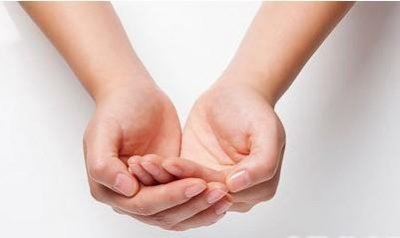 ​烫伤起泡怎么处理方法最快最有效(知道这些，3分钟快速处理手脚烫伤，方便实用