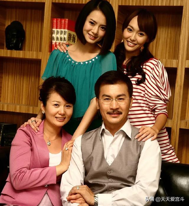 夏家三千金戚薇剧照 重温那些年爸妈都追过的夏家三千金(1)