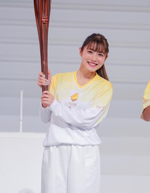 苦相脸是什么样的面相(4个标准判断苦相脸和福相脸)