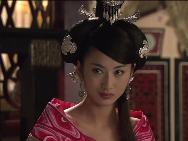 苦相脸是什么样的面相(4个标准判断苦相脸和福相脸)