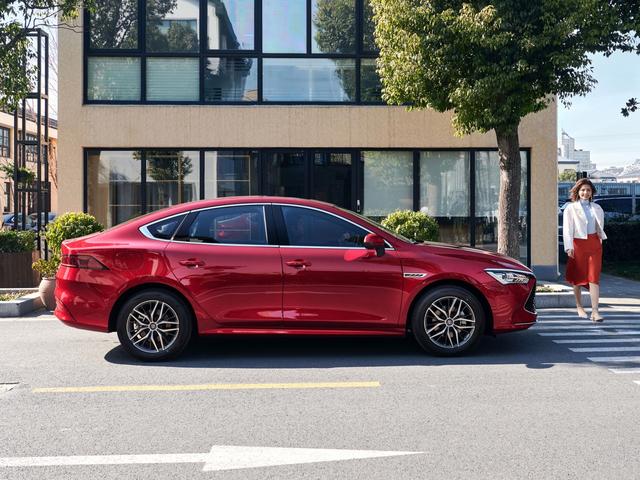 高颜值四座敞篷车排行榜(介绍4款新能源汽车)(6)