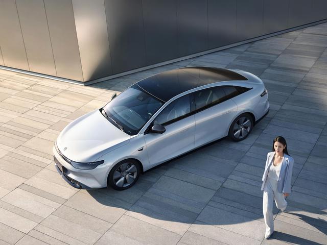 高颜值四座敞篷车排行榜(介绍4款新能源汽车)(10)