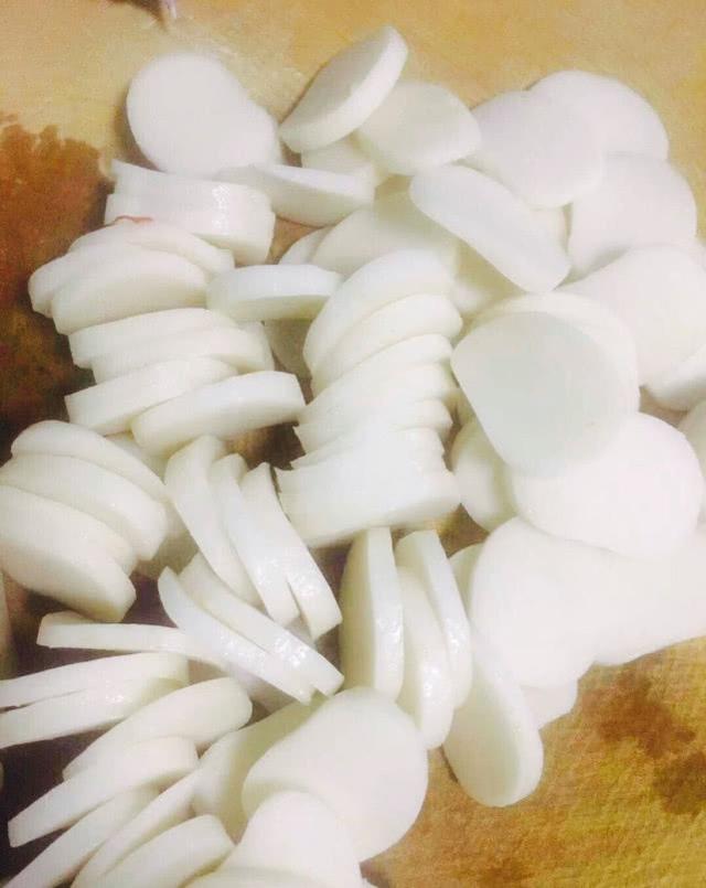 家常梭子蟹炒年糕的做法(微距离魔幻厨房)(6)