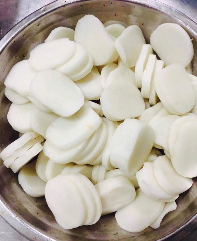 家常梭子蟹炒年糕的做法(微距离魔幻厨房)(7)