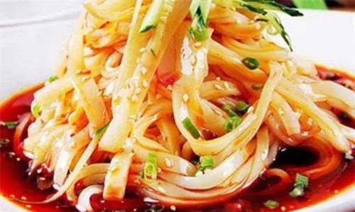 怎么在家做凉皮,夏天吃的凉皮是什么材料制作的图22