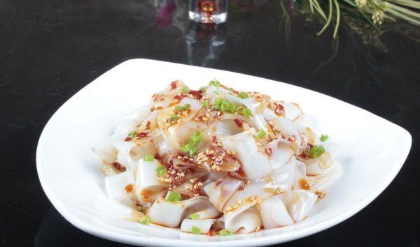 怎么在家做凉皮,夏天吃的凉皮是什么材料制作的图17