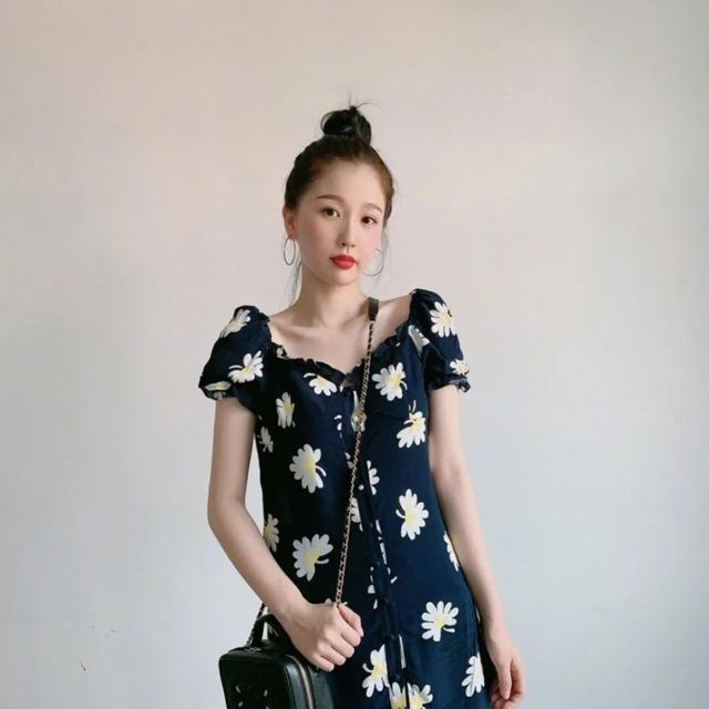 秋冬美裙这样穿才够调性(48条春夏仙女裙显瘦又时髦)(16)