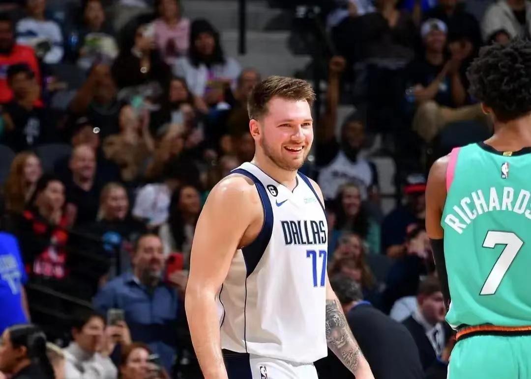 现役nba巨星排名(NBA篮球巨星排名)