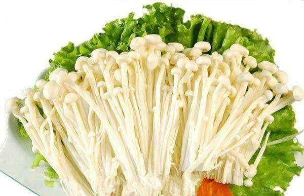 吃火锅配什么菜,吃火锅不可缺少的荤素菜有哪些?图2