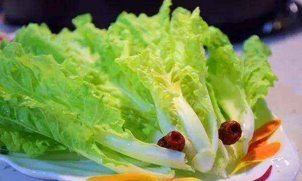 吃火锅配什么菜,吃火锅不可缺少的荤素菜有哪些?图12