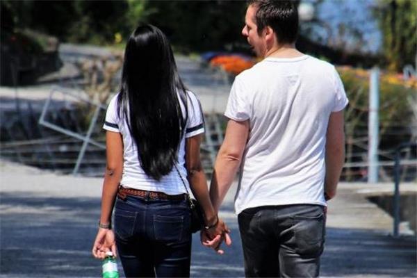 女生28岁没谈过恋爱正常吗 和男生接触不自在怎么办 女生28岁没谈过恋爱正常吗 和男生接触不自在怎么办