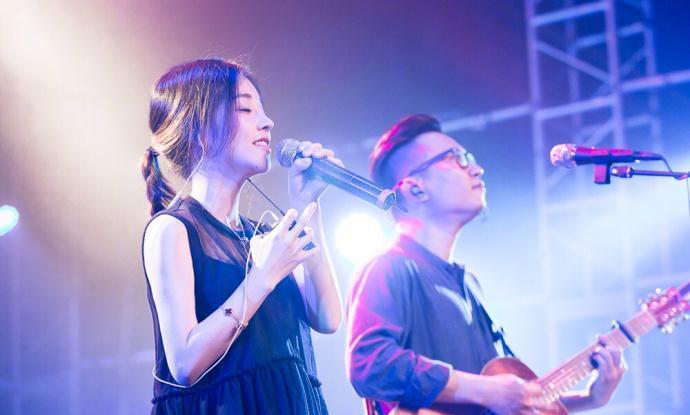 从【童话镇】解读一个音乐届麋鹿暗杠