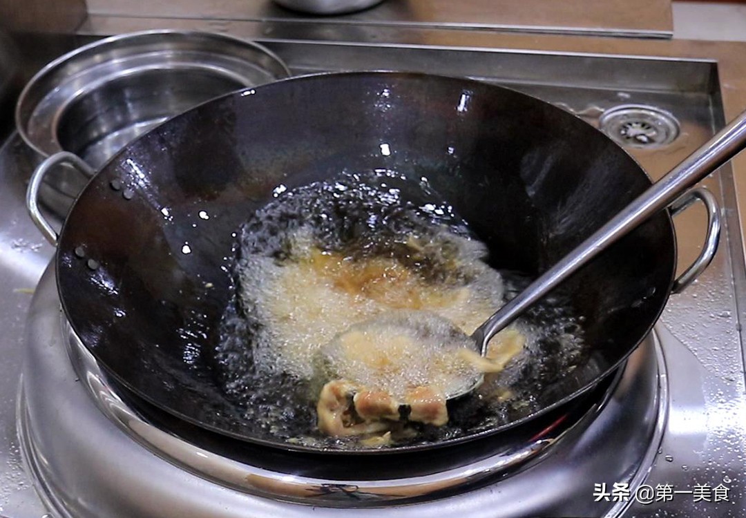 杏鲍菇炒肉的做法(鲜嫩爽滑的杏鲍菇炒肉家常做法)