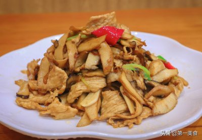 ​杏鲍菇炒肉的做法（鲜嫩爽滑的杏鲍菇炒肉家常做法）