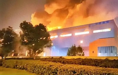 ​双11的快递谁来赔？京东仓库发生大火后续，起火原因尚未查明