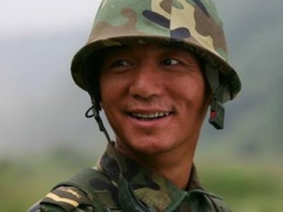 ​伍六一的饰演者邢佳栋：为人仗义历尽坎坷，后来是如何逆风翻盘的