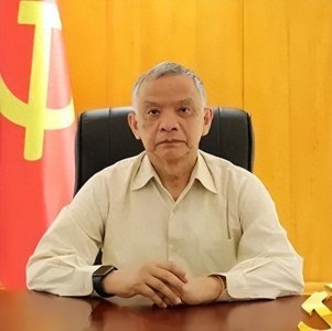 ​可可亲王陈恩田会晤老挝国会副主席宋玛·奔舍那(中英双语)