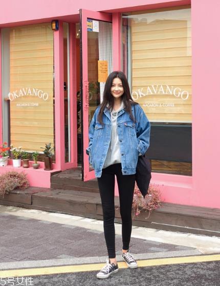 牛仔上衣配什么裤子好看？这个春天酷到爆