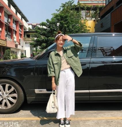 牛仔上衣配什么裤子好看？这个春天酷到爆