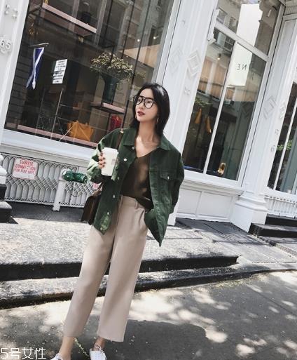 牛仔上衣配什么裤子好看？这个春天酷到爆