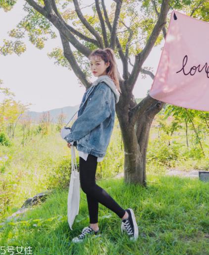牛仔上衣配什么裤子好看？这个春天酷到爆