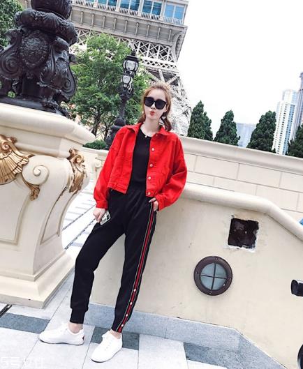 牛仔上衣配什么裤子好看？这个春天酷到爆