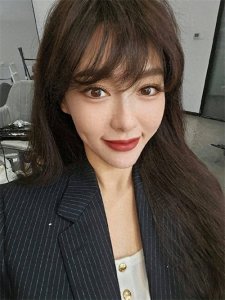 ​40岁女星唐嫣粉丝后援会停更！与工作室正式闹翻，并发出最后通牒