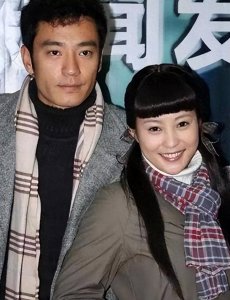 ​与郝蕾闪婚，为何离婚后却屡泼脏水内涵前妻，李光洁都做了什么？