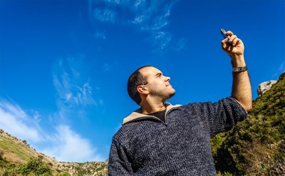 ​边境基建太差，印度士兵收不到信号，印媒怪中国把5G基站修得太好