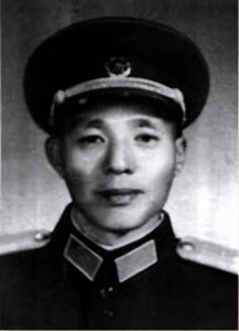 ​南萍是二十军政委，他的二级独立勋章很“玄”，只差一点