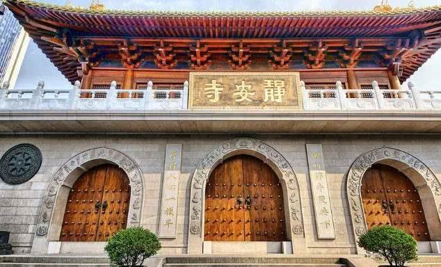 这所寺庙“霸占”上海黄金地段,为何没人敢拆?当地人说法很邪门