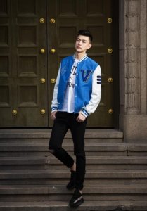 ​主播子豪在抖音开播，在线唱抒情韩语歌？粉丝：唱出不一样味道