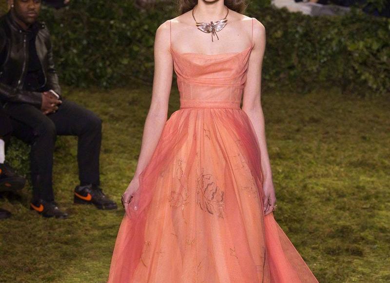 怎样让男生喜欢自己？怎样让男生喜欢自己的女儿