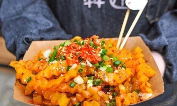 街边的“暴利”小吃，月收入过万，做法还简单，关键是成本低！