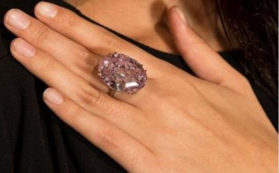 ​价值五亿粉红之星，在香港拍卖会刷新最高价，＂真爱粉＂不容错过