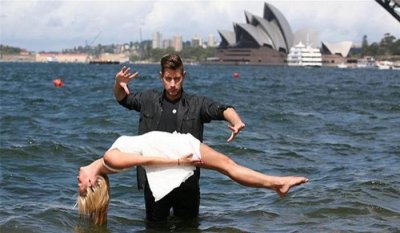 ​人体“悬浮”魔术如何做到？其实原理很简单，看完感觉自己失了智