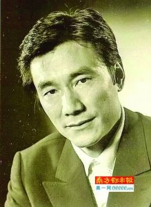 ​关愚谦：生活在两个天空下