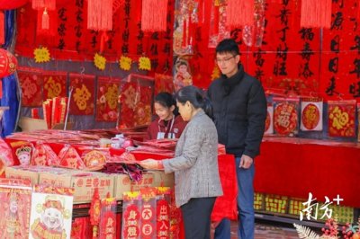 ​逛花街，挂灯笼！信宜年味浓浓