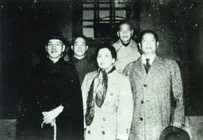 ​他的身世众说纷纭，直到生父说出和蒋介石同居时一段不堪的往事