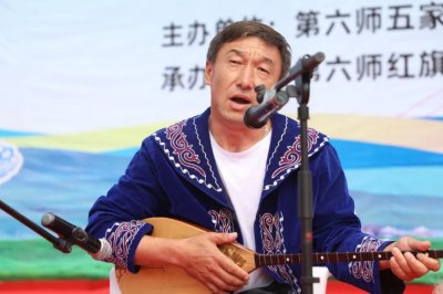 ​多彩非遗 薪火相传 | 阿肯弹唱：盛开在草原上的智慧之花