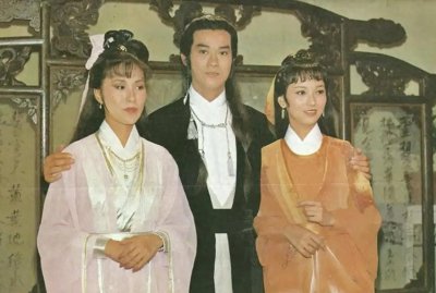 ​赵雅芝和汪明荃，到底谁的咖位更大？谁是郑少秋的第一官配？