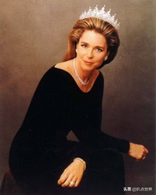 约旦传奇的“九命猫”国王,娶过四个妻子,个个才貌双全