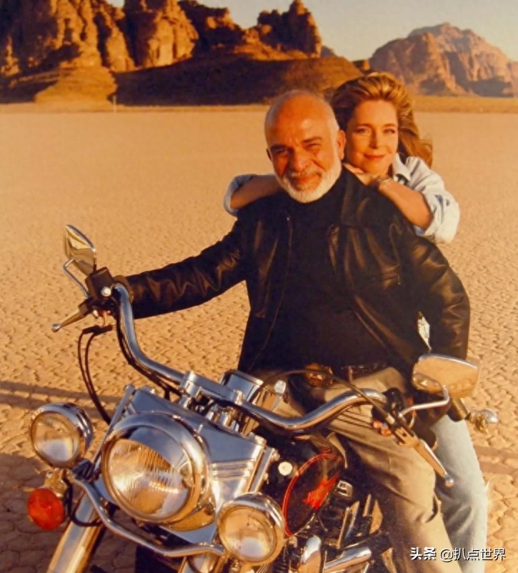 约旦传奇的“九命猫”国王,娶过四个妻子,个个才貌双全