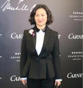 ​赌王之女何超琼的悲悯：与陈百强相爱，被父拆散如今61岁无子无女