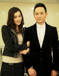 ​妻子佟欣离世14年后，那个说永不再娶的果靖霖，履行承诺了吗？