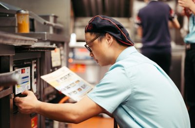 ​肯德基亮相央视纪录片《餐桌背后的中国》解读中国食品工业变革