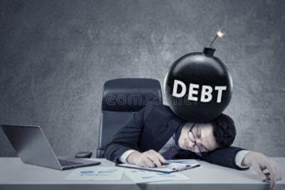 ​35岁被裁员后，我成了孩子家长群里的“反面教材”