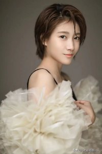 ​连开三部热播剧，美女演员啜妮究竟是何许人也？