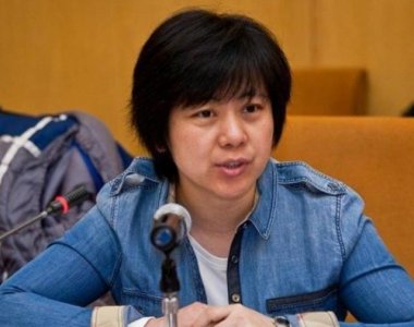 ​她24岁成为首位书法女博士，字美文也美，解小青就是不一样